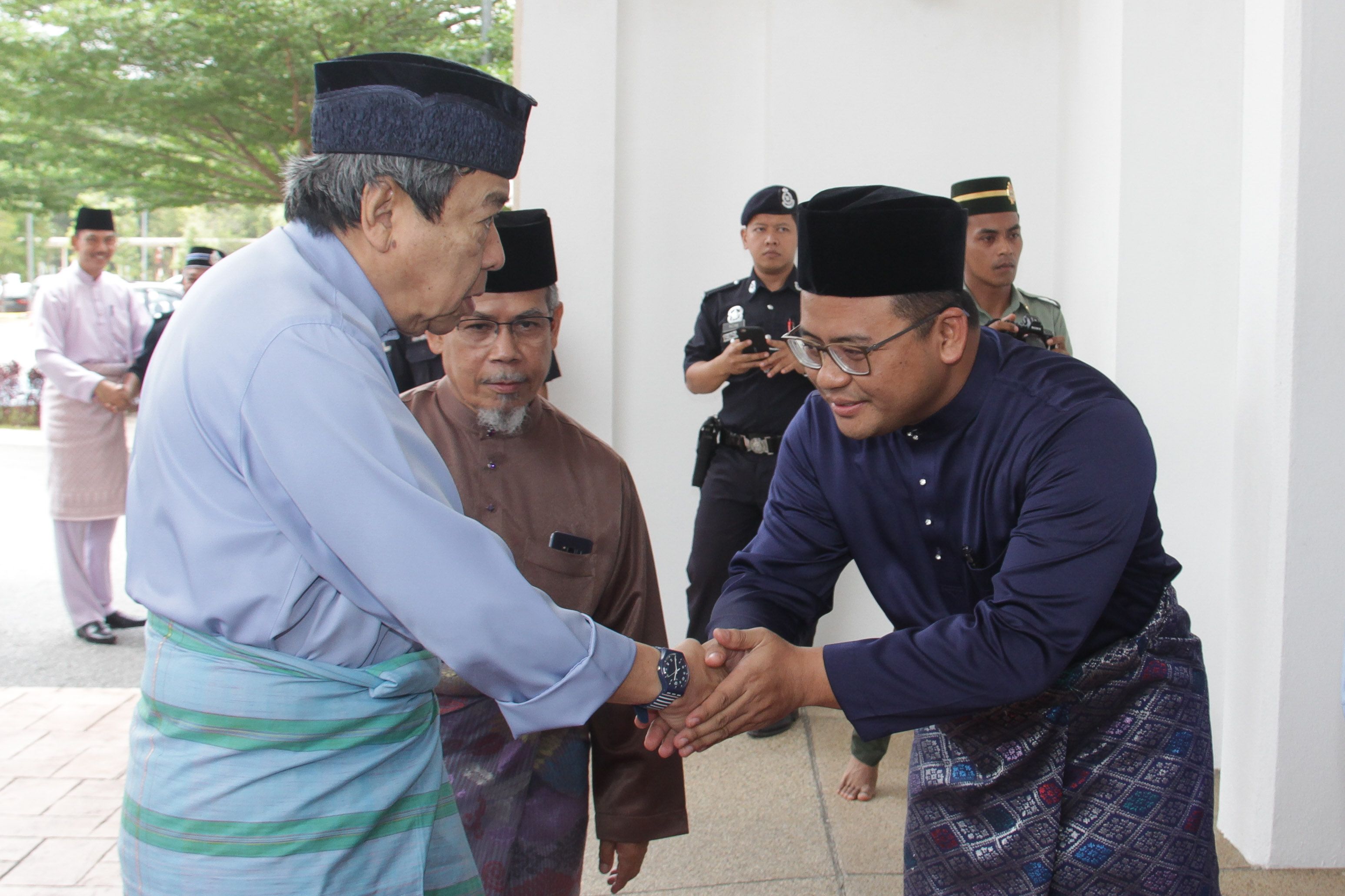 Sultan Selangor solat jumaat di Masjid Tengku Ampuan Jemaah