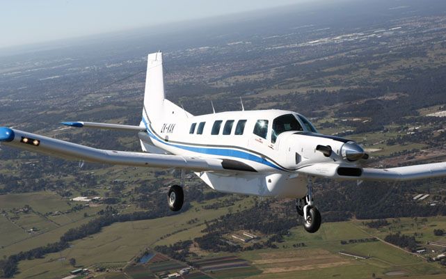 Pesawat bawa sembilan orang hilang, dikhuatiri terhempas di Papua