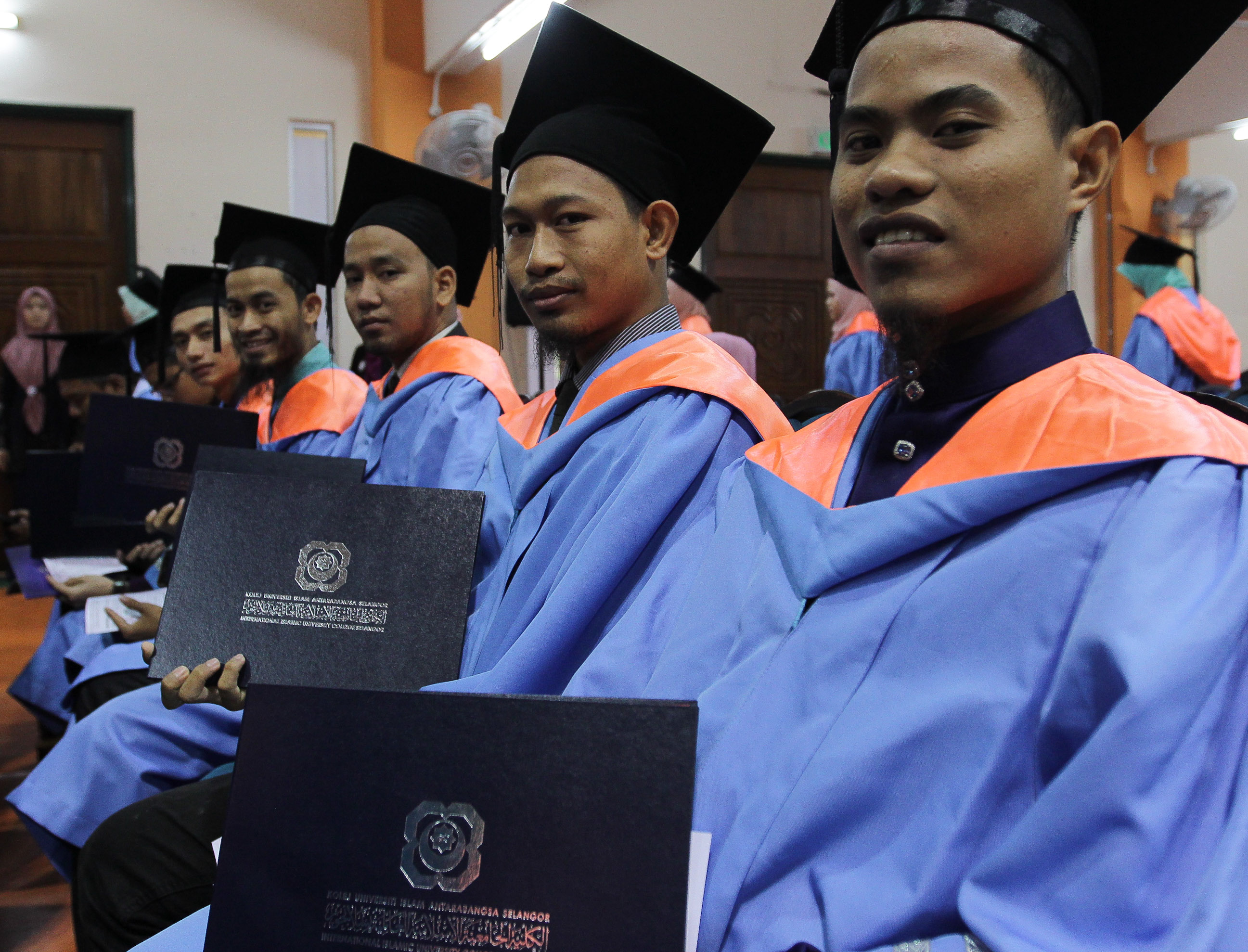 Tangguh bayar balik pinjaman manfaatkan mahasiswa dan alumni