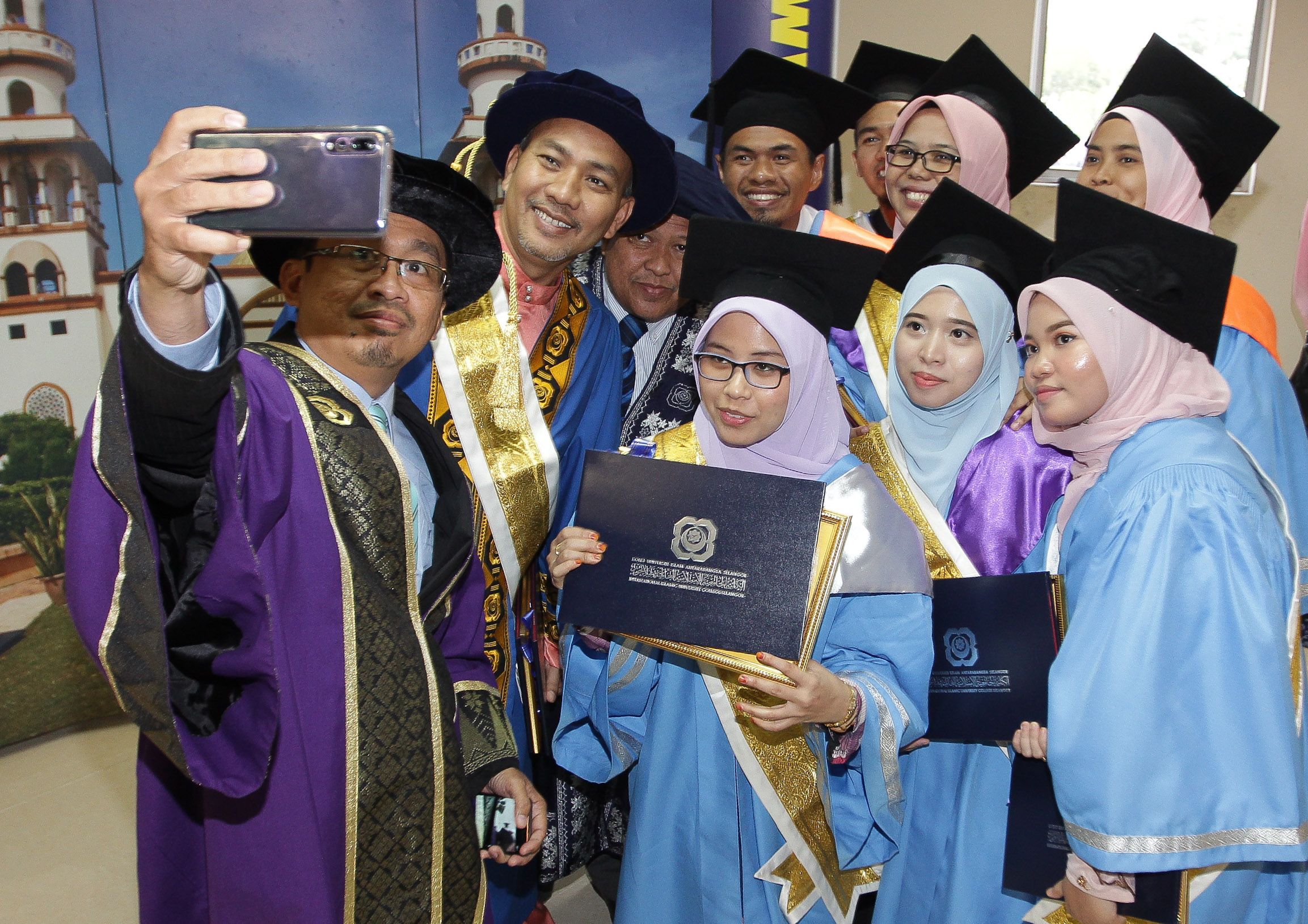 Belanjawan 2021: Pertimbang biasiswa, pinjaman untuk pasca siswazah Kuis