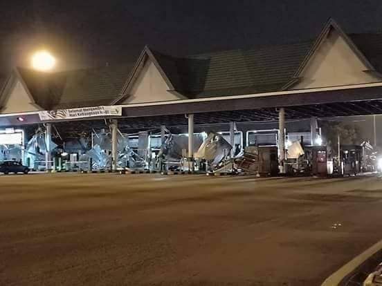 Plaza Tol Bukit Raja dibuka semula pagi tadi