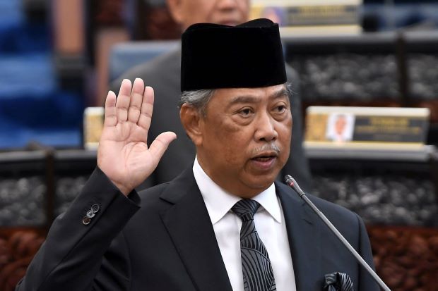 Muhyiddin finally sworn in as Pagoh MP