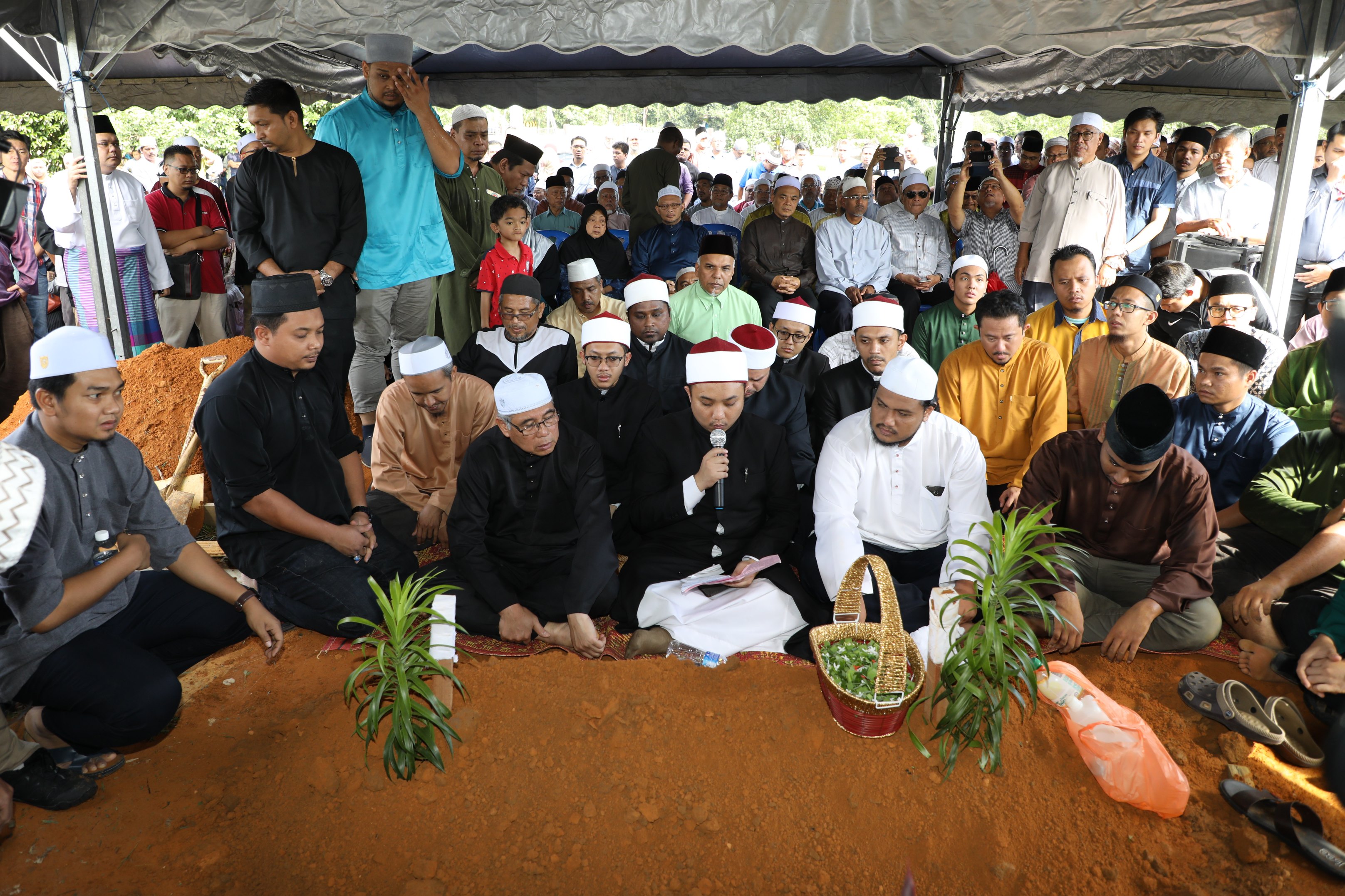 Jenazah Allahyarham Prof Shahruddin selamat disemadikan