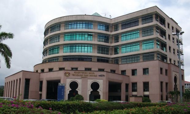 Kementerian Tenaga, Sains, Teknologi, Alam Sekitar dan Perubahan Iklim dikenali sebagai MESTECC