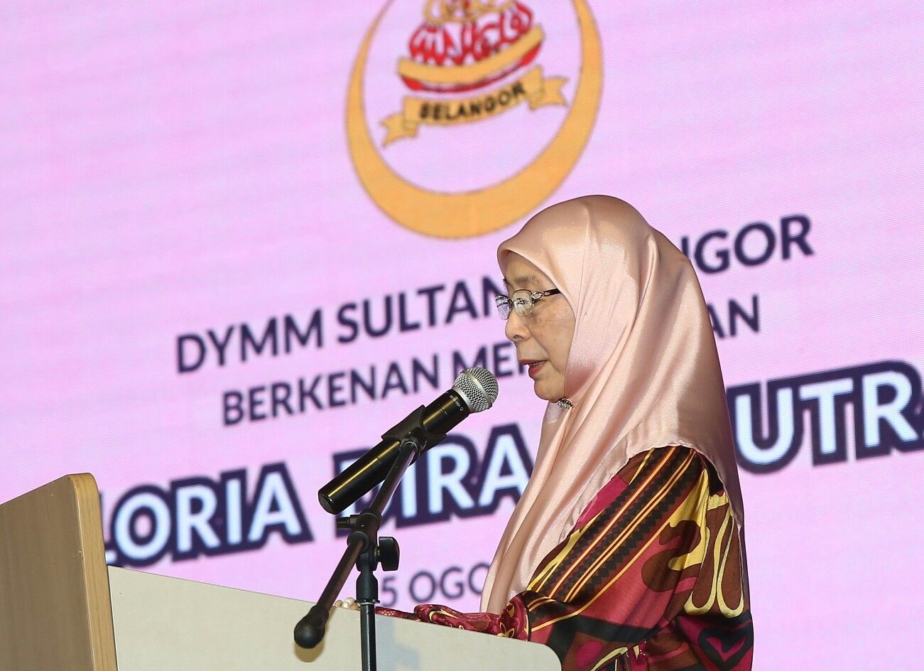 FLORIA Diraja Putrajaya 2018 tanda aras industri landskap negara