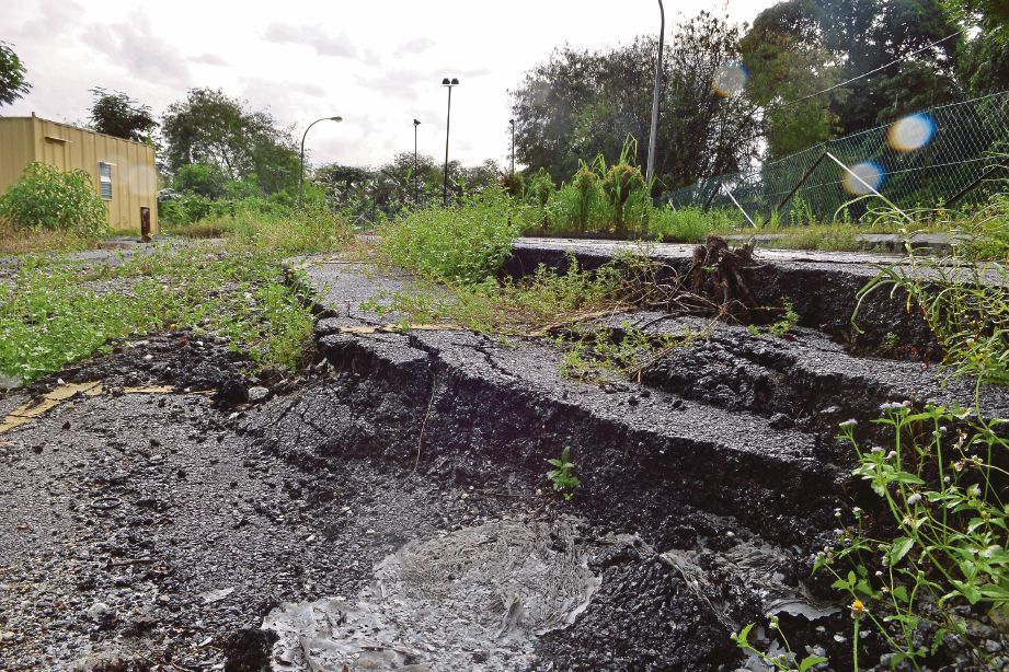 Bantu penduduk Pangsapuri Indahria isu tanah mendap