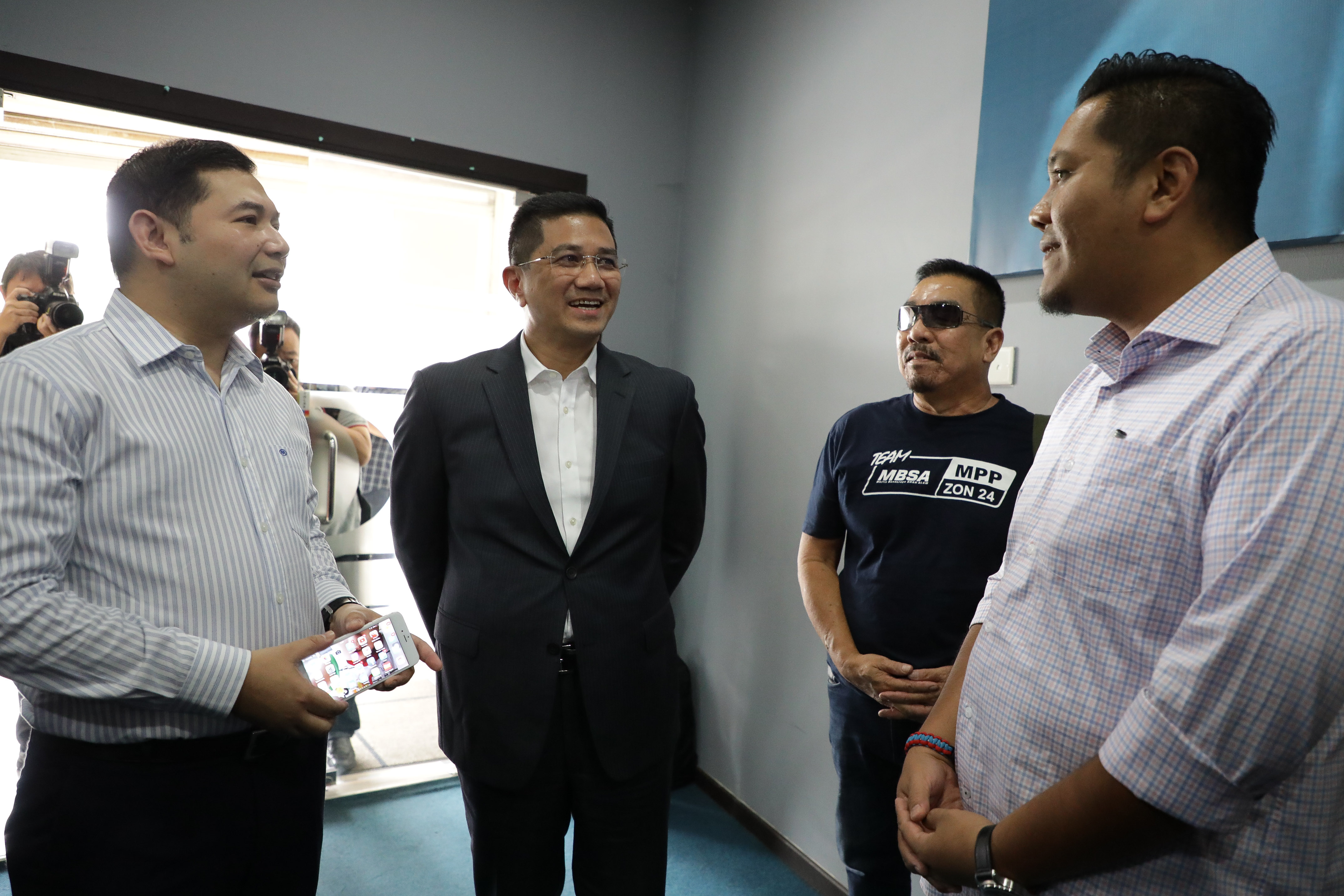 Azmin-Rafizi tampil bersama sidang media Presiden KEADILAN