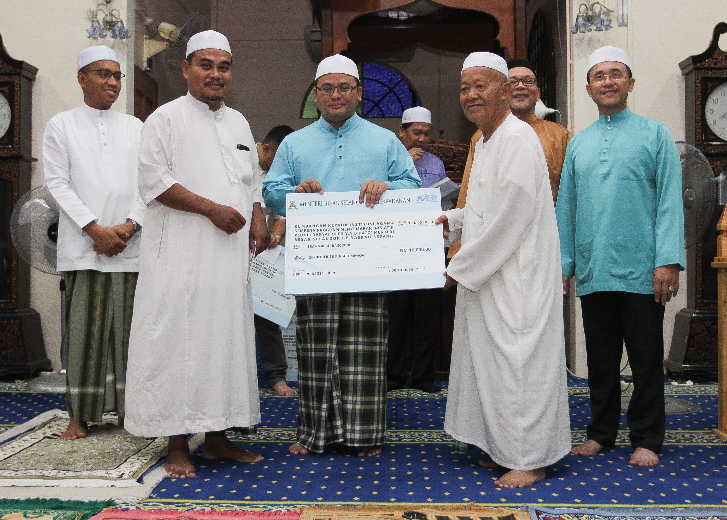 MBI sumbang RM120,000 bantu institusi Islam Kampung Bukit Bangkong