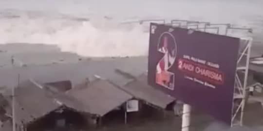 30 maut gempa bumi, tsunami di Sulawesi
