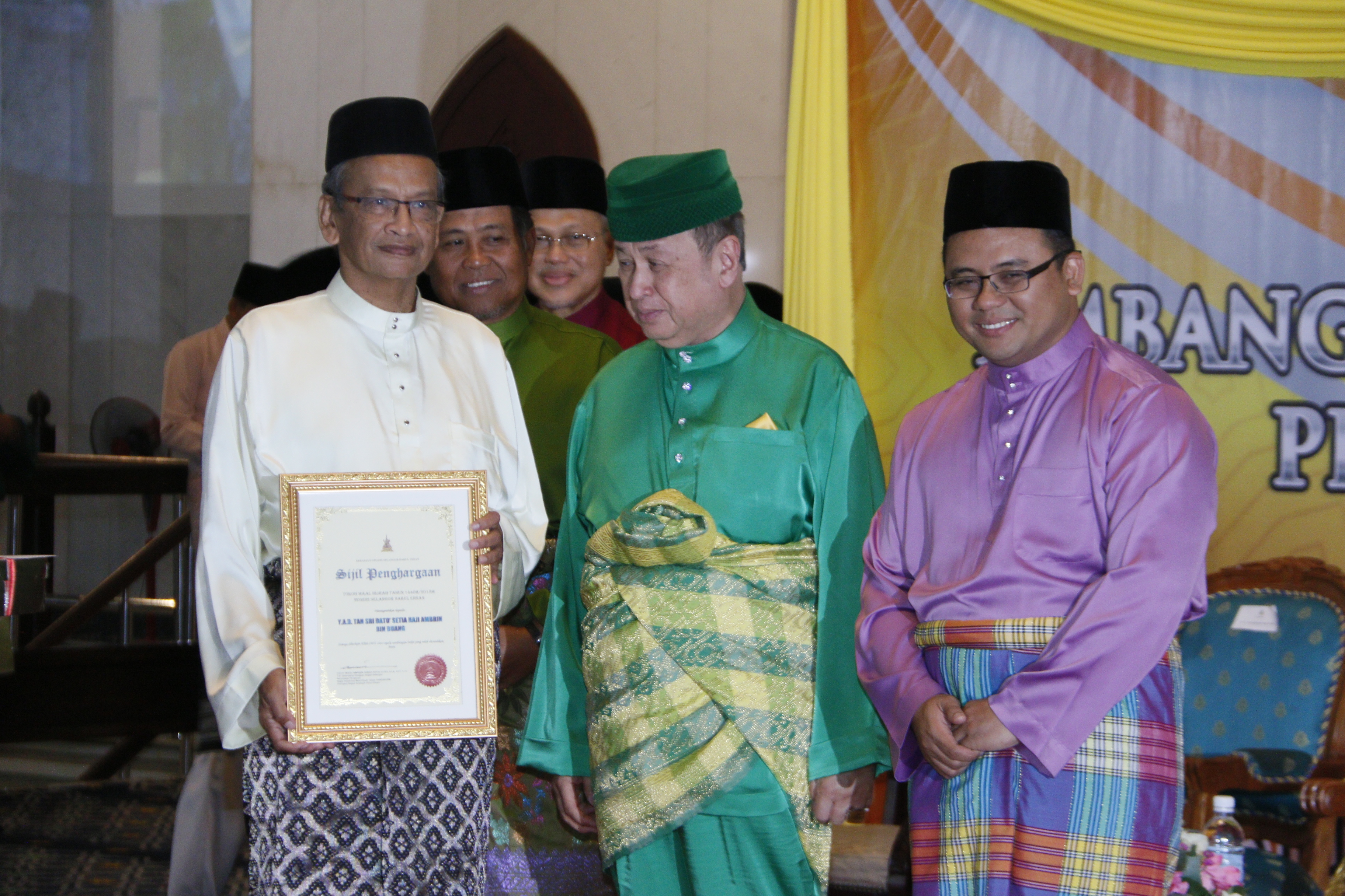 Tan Sri Dato’ Setia Ambrin Buang Tokoh Maal Hijrah 1440H Selangor