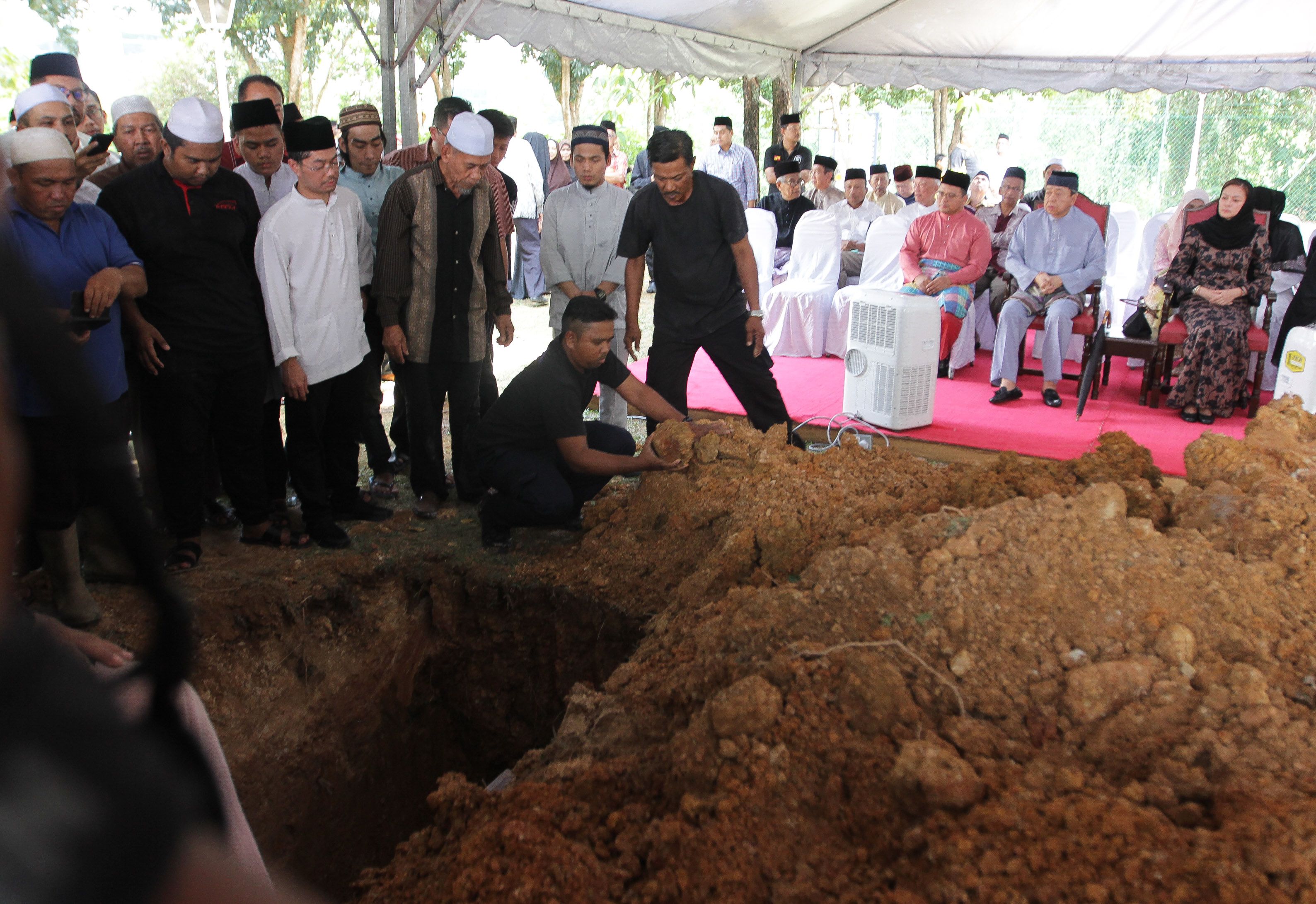 Allahyarham Abu Hassan selamat dikebumi
