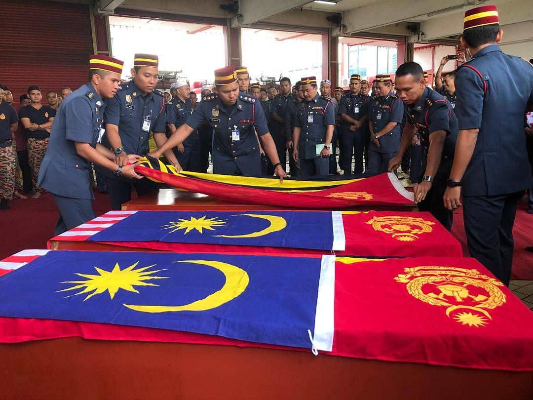 Six firemen drown during rescue mission