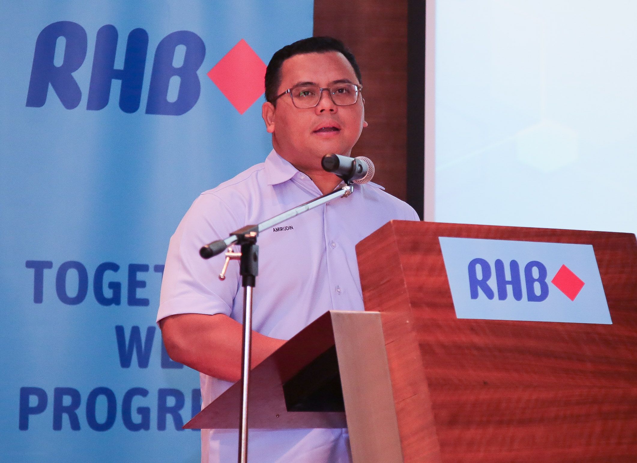 SPM peluang remaja buka 'pintu' dunia, ubah nasib - MB