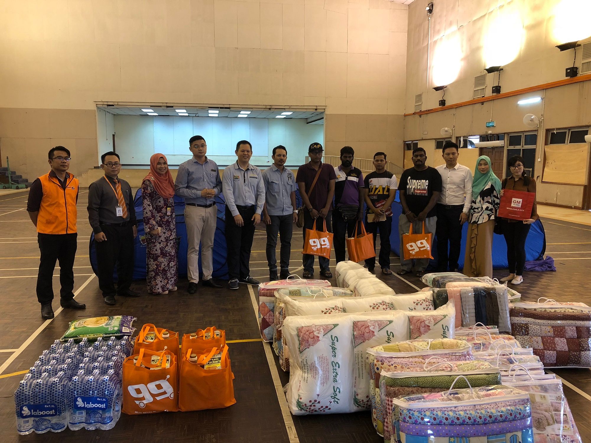 GM Klang & 99 Speedmart bantu kakitangan MPK terbabit bencana