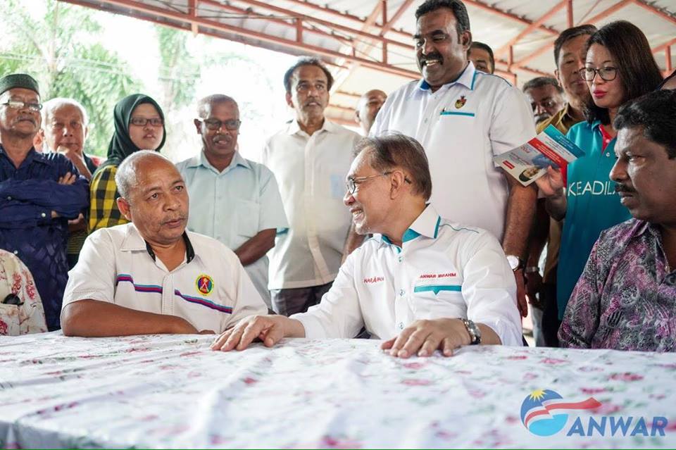 Anwar dengar keluhan pemandu teksi Port Dickson