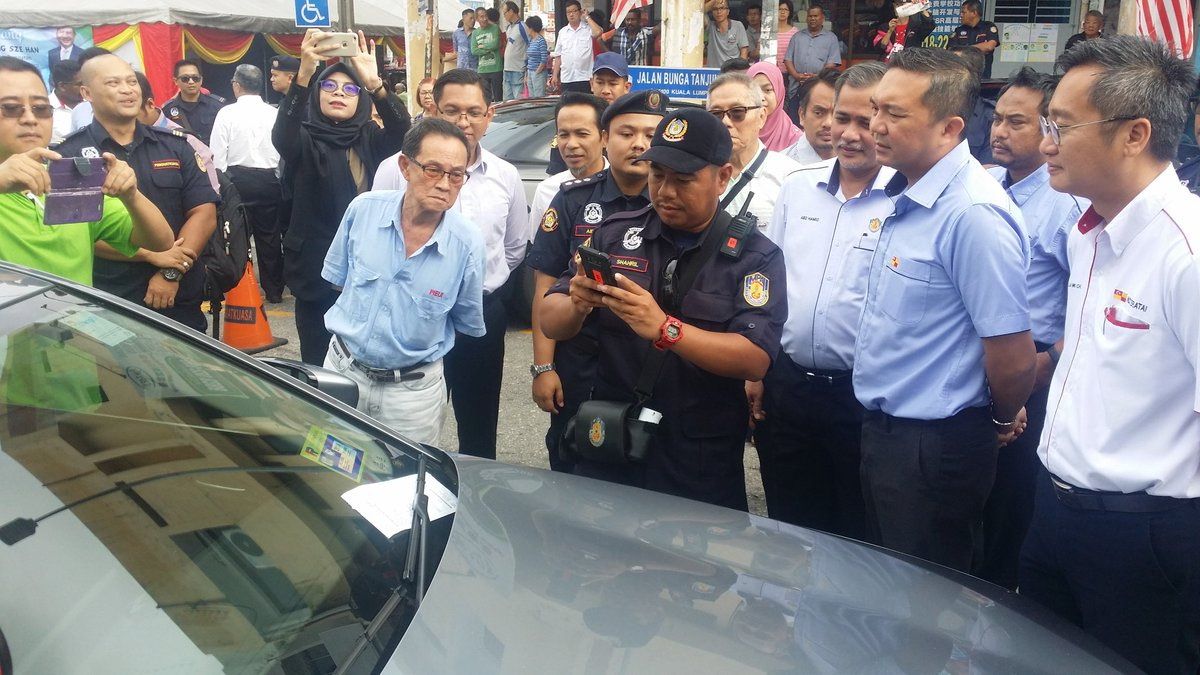 电子缴泊车费应用程序  安邦区4.3万人使用