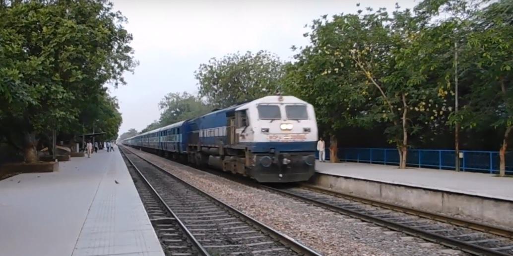 3 maut dirempuh kereta api di New Delhi