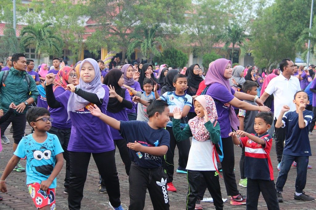 1,500 sertai jalan santai 10,000 langkah MDKL