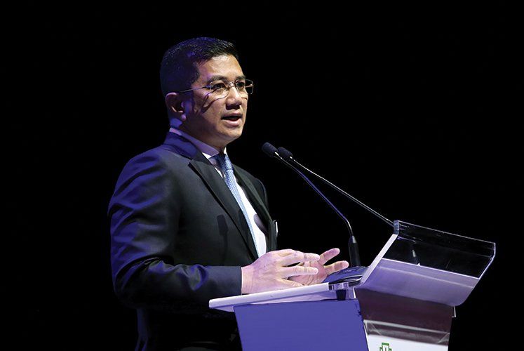 Azmin: Govt identified Felda recovery steps