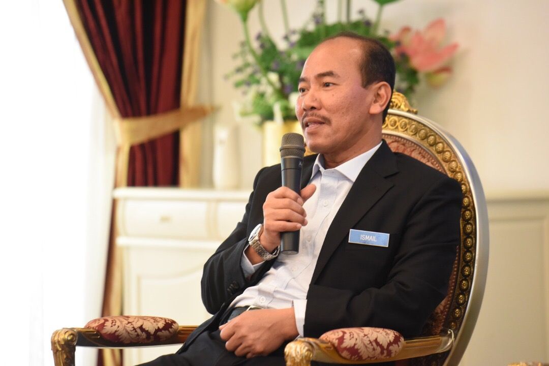 Civil servants must help govt turn 'small kitten' to 'asian tiger'