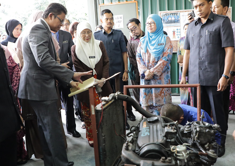 Pelajar lolos kerana belum sesuaikan diri