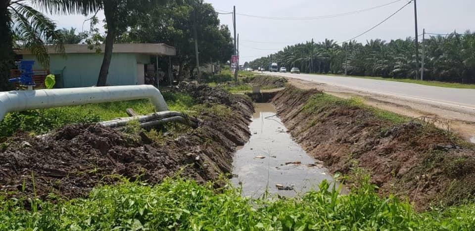 Selenggara longkang elak banjir kilat