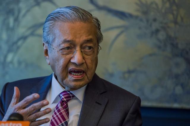 Tun M jalani kuarantin selepas bertemu ahli parlimen positif Covid-19