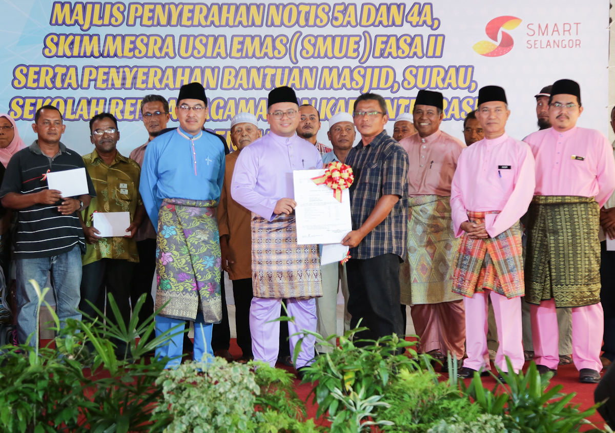 Rakyat Sabak Bernam dilimpahi manfaat sumbangan Kerajaan Negeri
