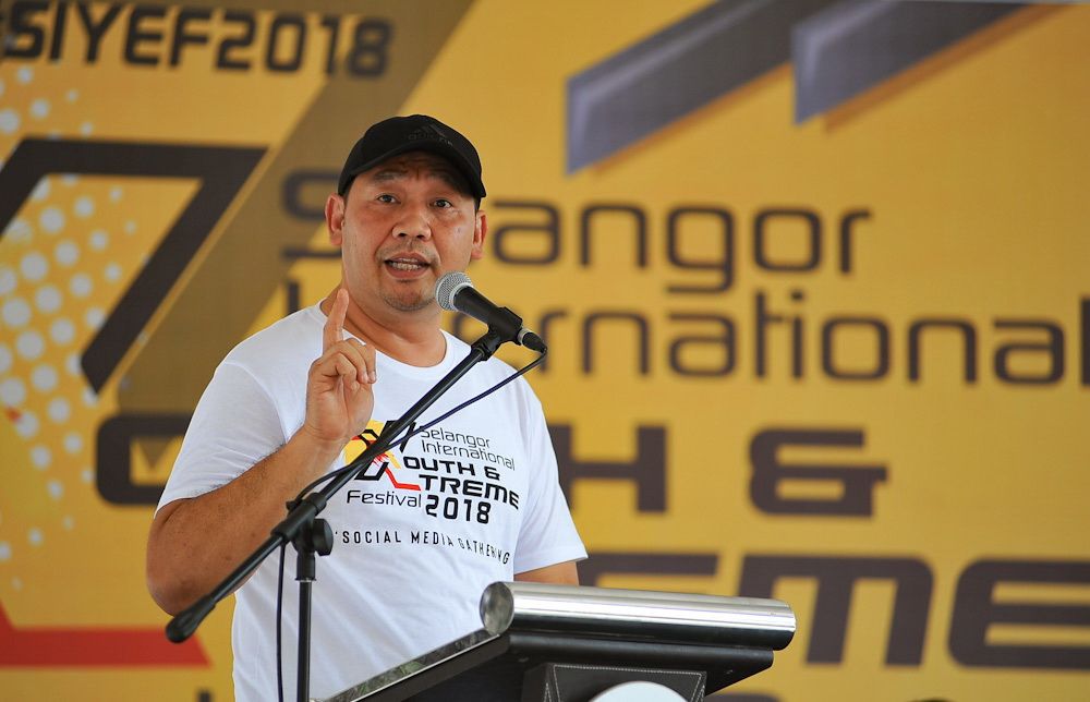 Naik taraf kemudahan sukan daerah