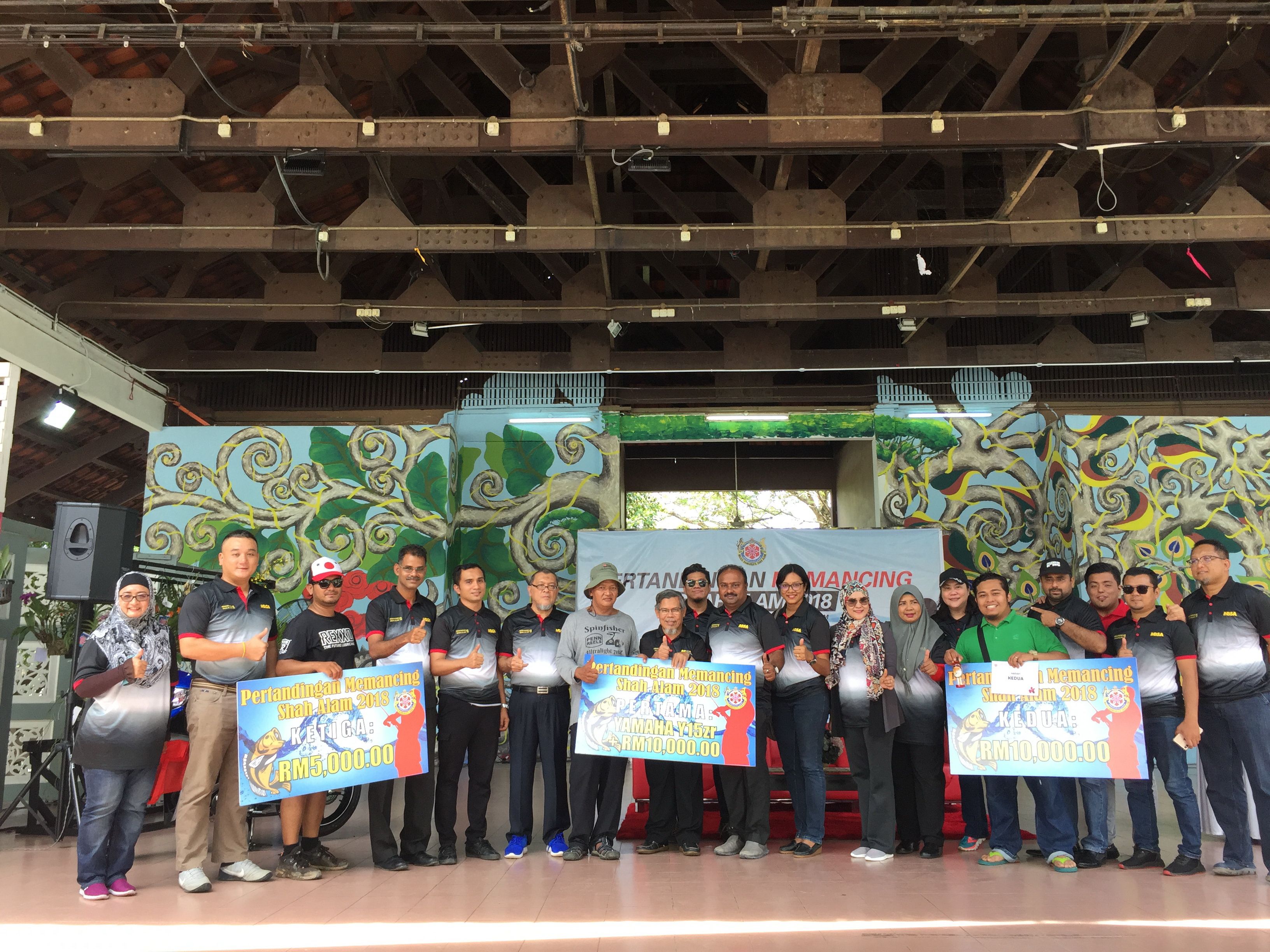 Tuah umpan roti kosong, 'Abang Din' laba RM10,000 & Motosikal