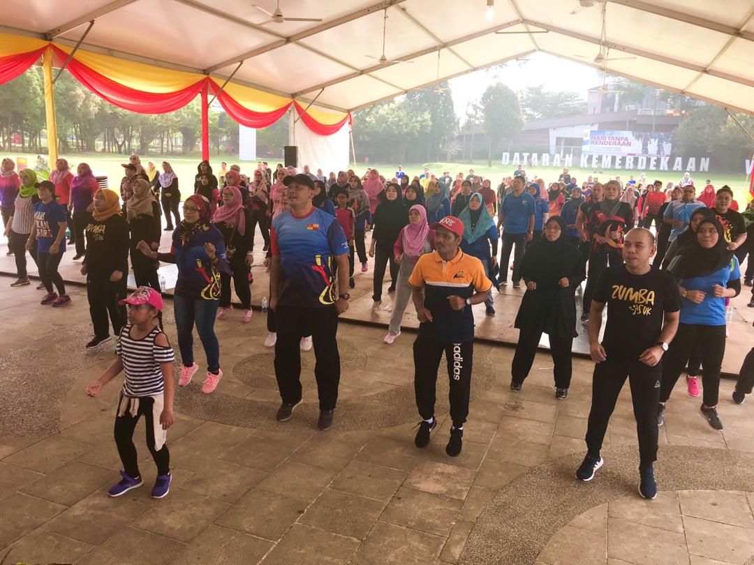 Lebih 200 kakitangan SUK zumba 2 jam tanpa henti