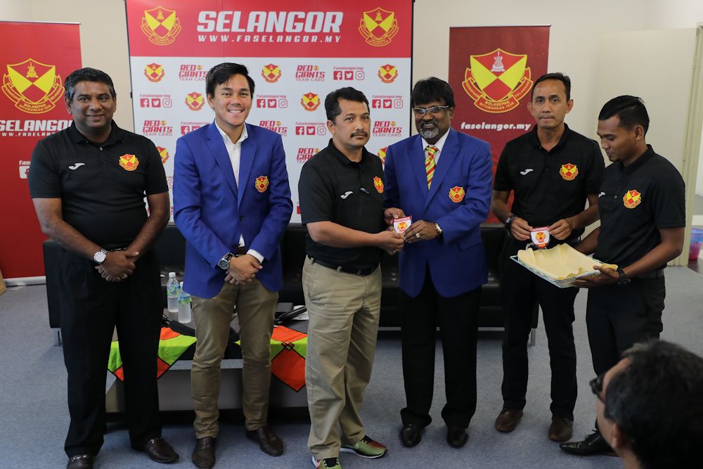 FAS AIMS TO BRING IN FEMALE REFEREES