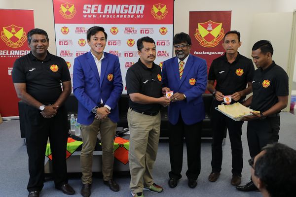 FAS AIMS TO BRING IN FEMALE REFEREES