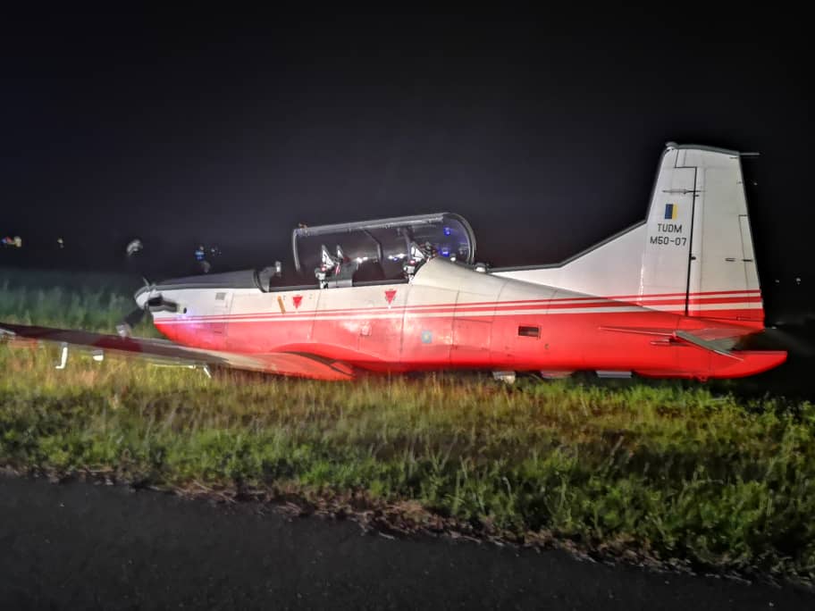 Pilatus PC-7 MK II selamat lakukan pendaratan cemas