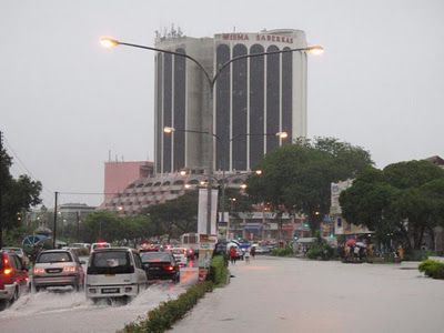 122 mangsa banjir di Kuching di empat pusat pemindahan