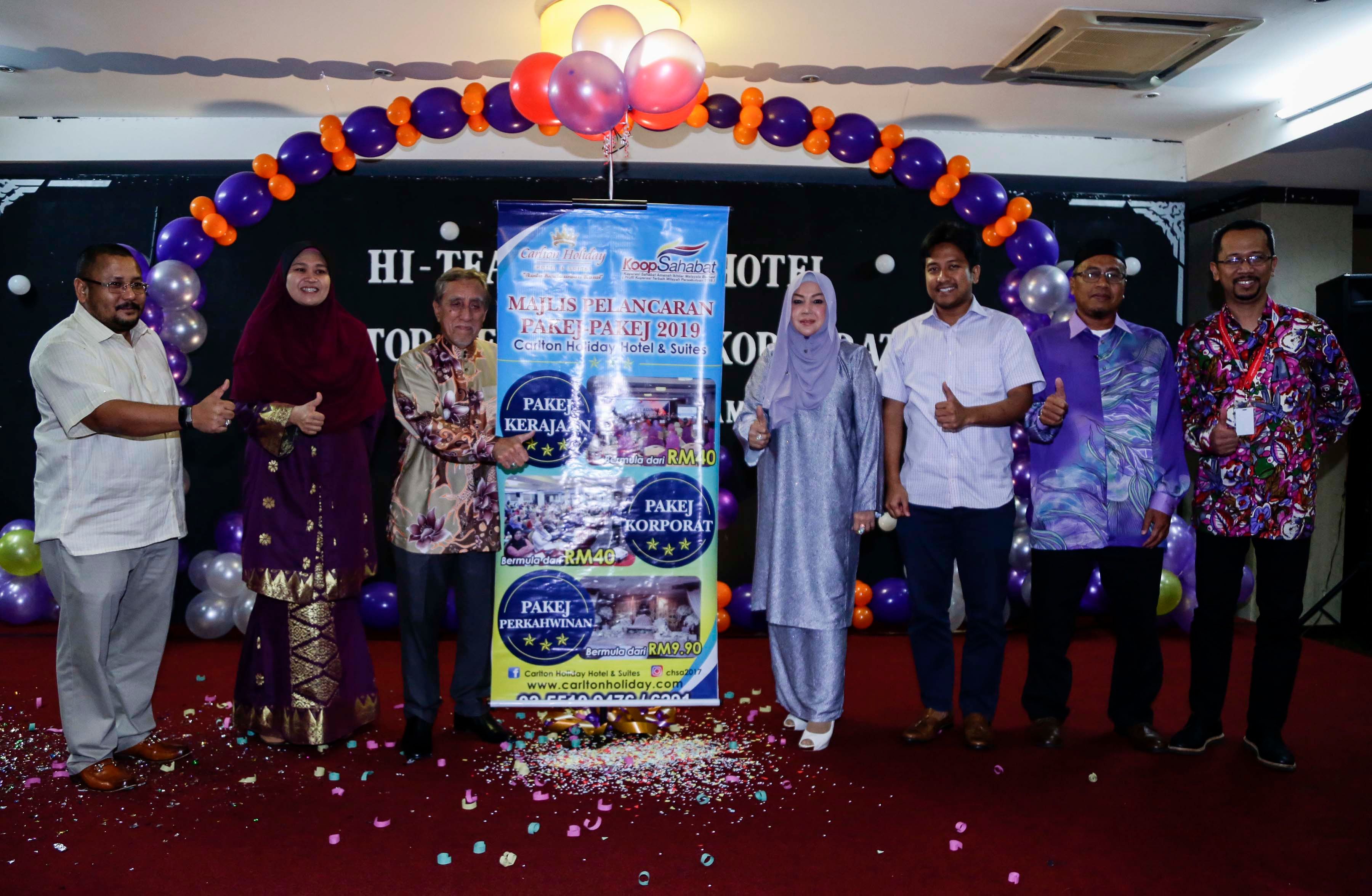 Carlton Hotel tingkat hubungan, rai sektor kerajaan dan korporat