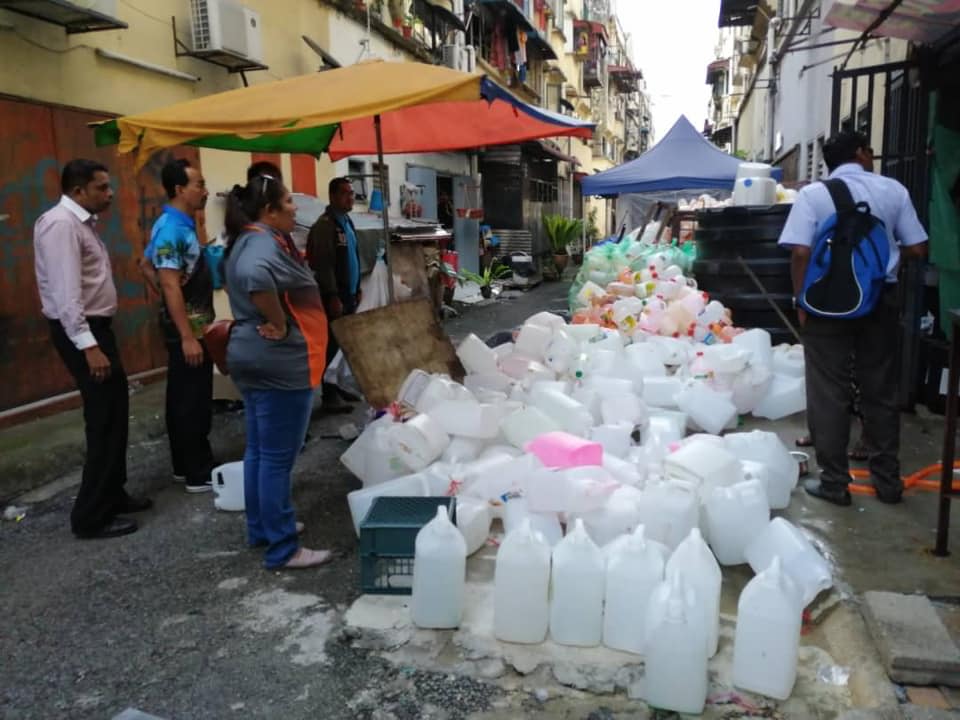 Buang sampah belakang premis, ADN mahu jumpa peniaga
