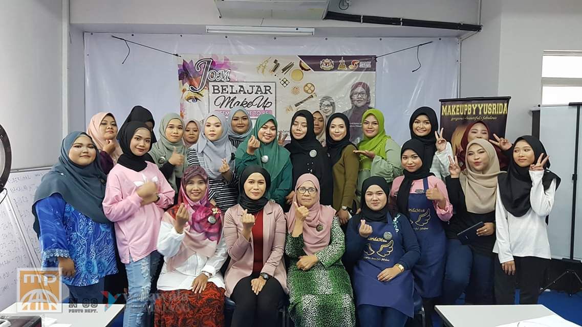 "Jom Belajar Make Up" bantu wanita jana pendapatan