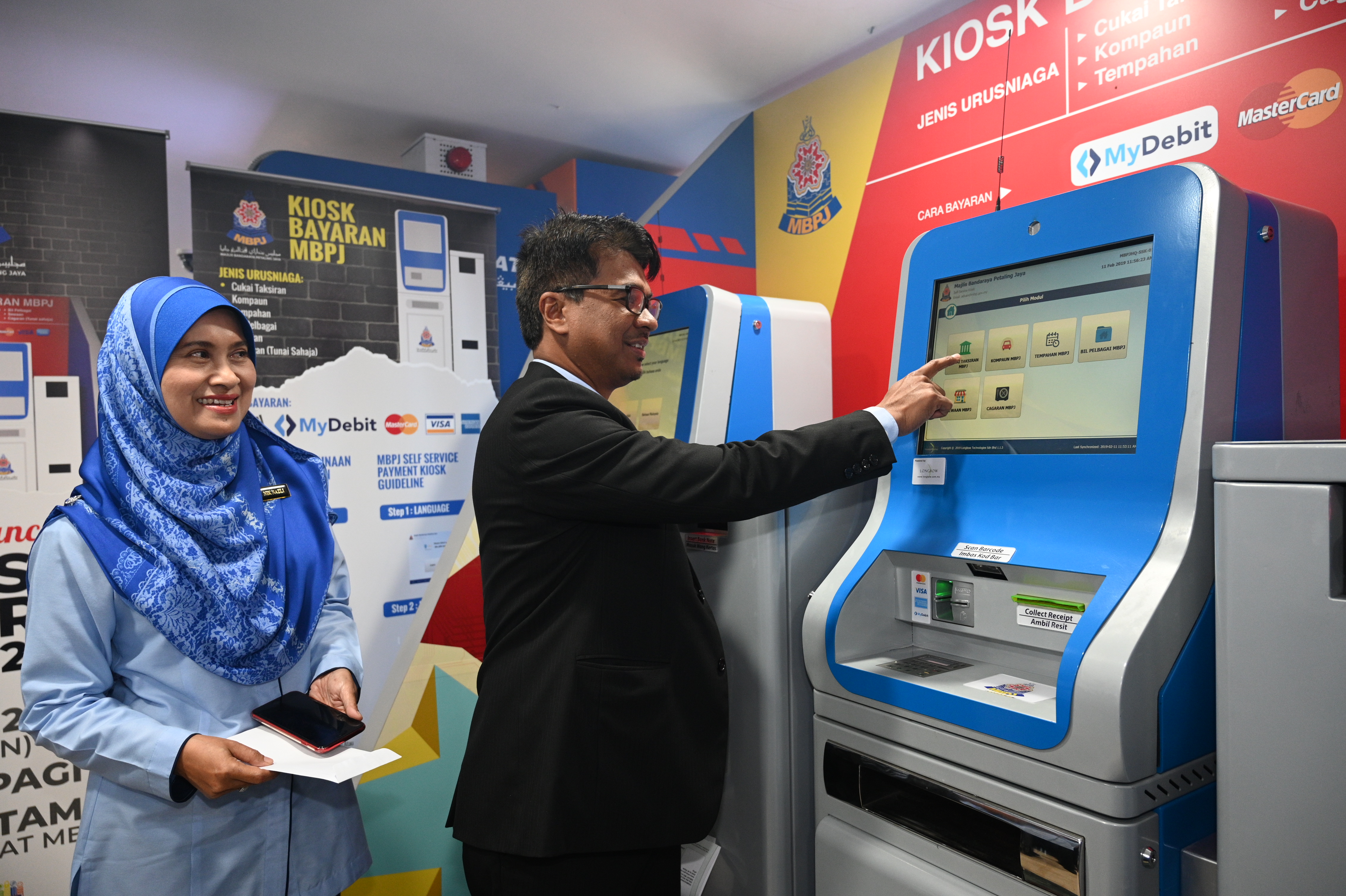 Guna kiosk cepatkan bayaran bil, cukai dan kompaun