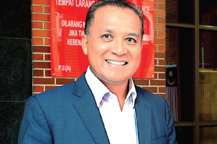 Bekas Ahli Lembaga Felda didakwa 14 pertuduhan terima rasuah