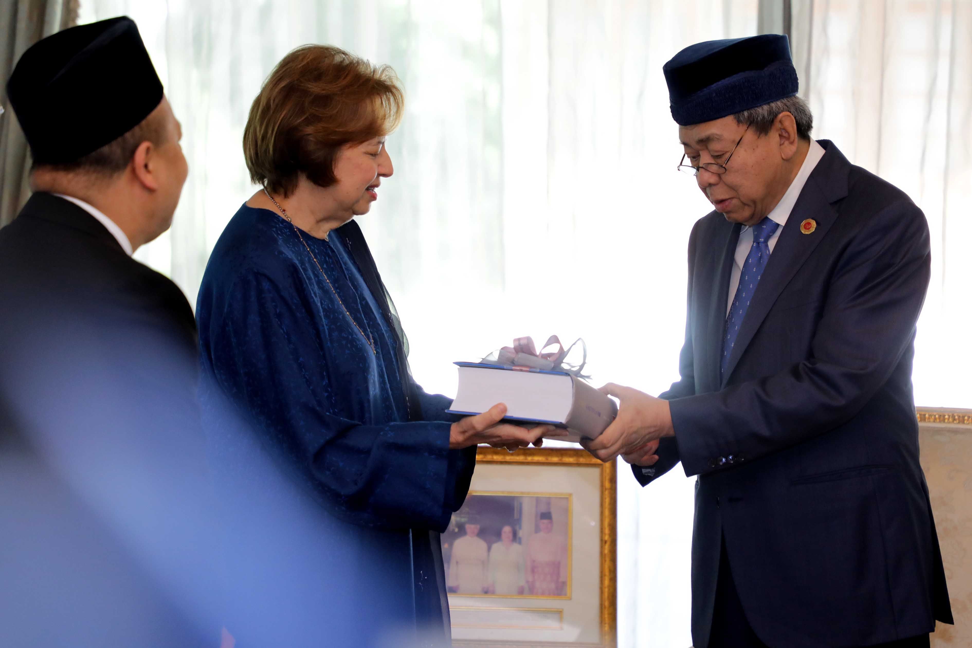 Sultan Selangor berkenan terima zakat perniagaan Kumpulan PNB RM5 juta