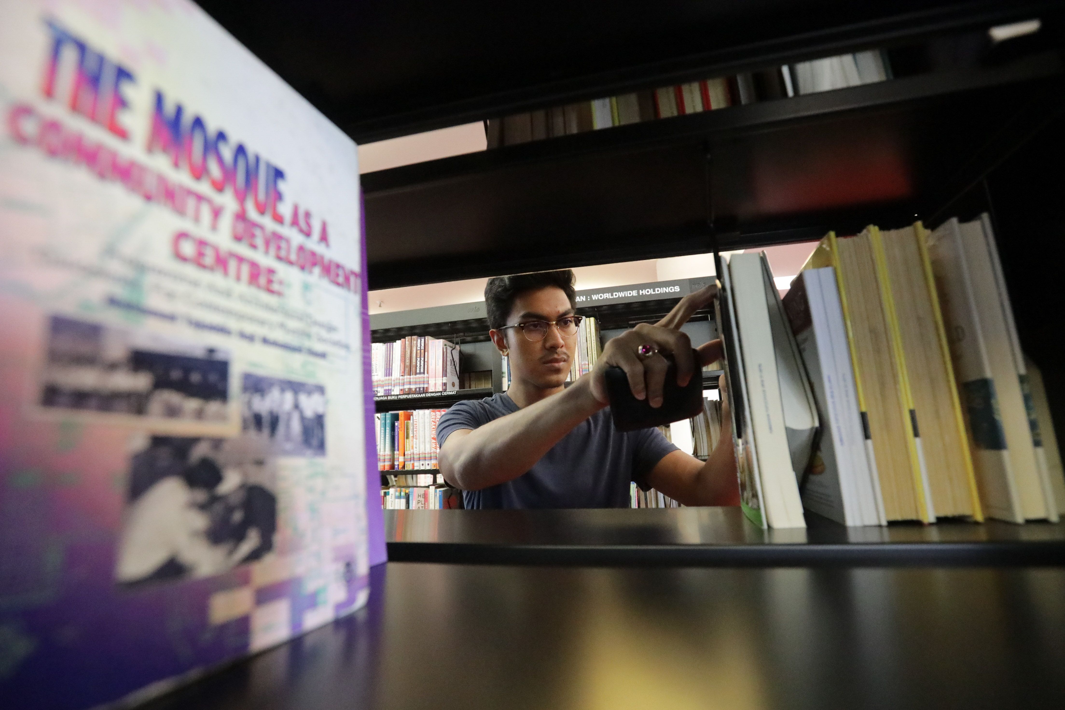 吁雪政府设线上图书馆   王诗棋：数码化学术文献