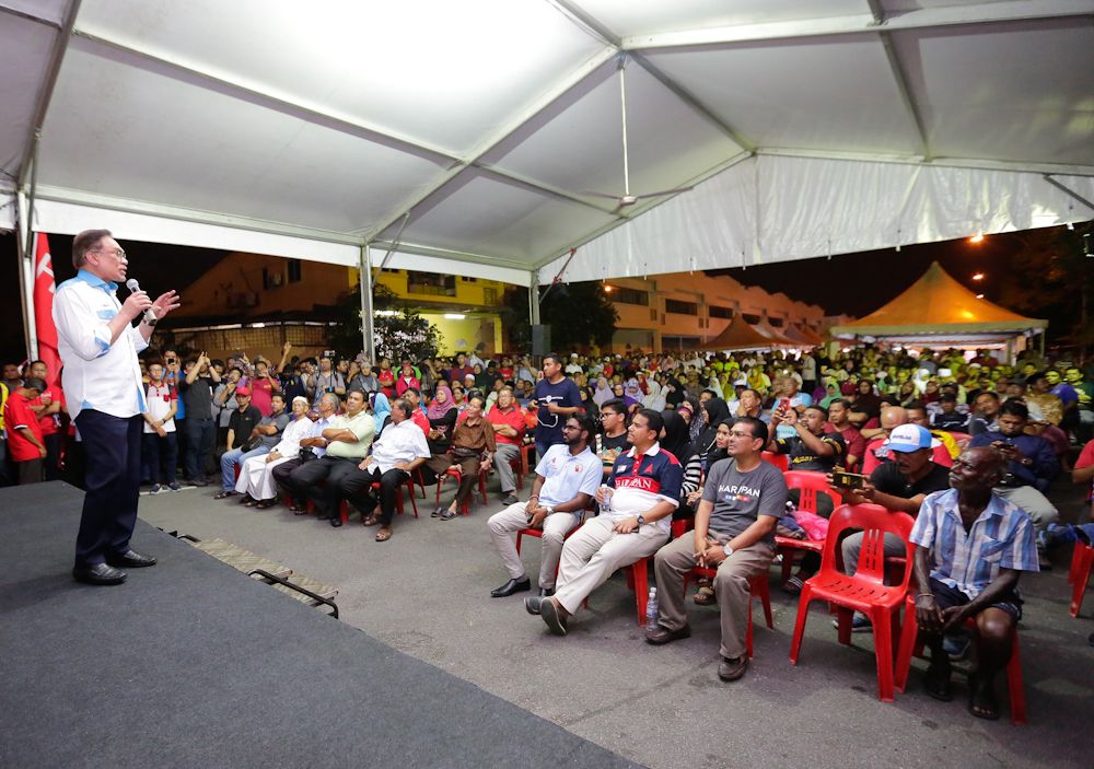 Anwar turun kempen di Semenyih