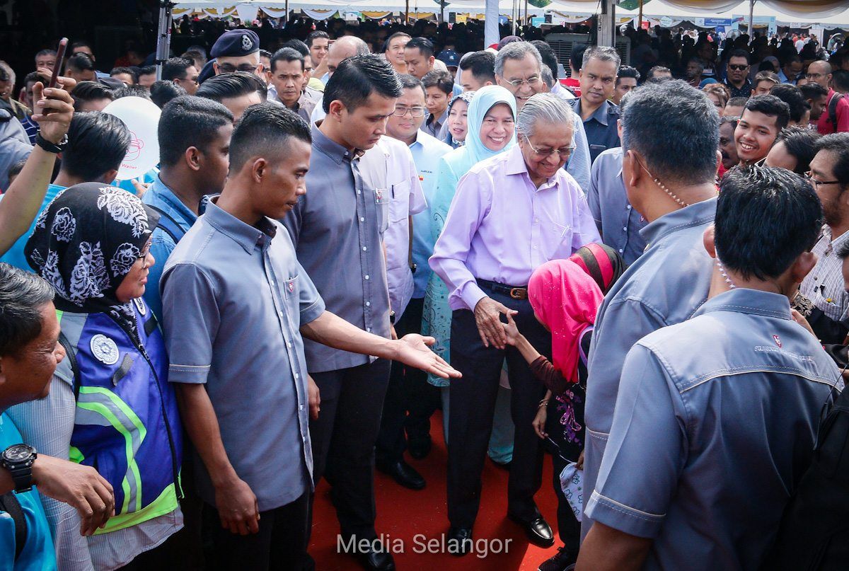 மக்கள் குடிசை வீடுகளில் வாழும் வரையில் நாட்டின் துரித வளர்ச்சிக்கு அர்த்தமில்லை