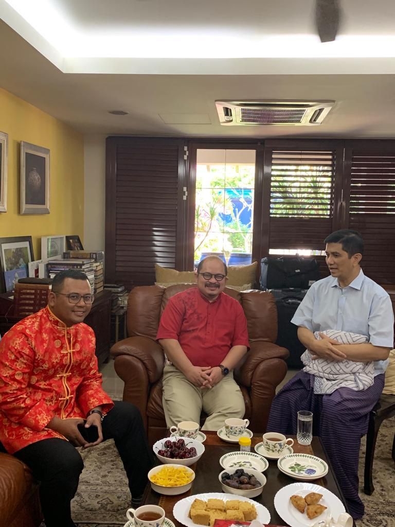 அஸ்மினை நேரில் சென்று கண்டார் மந்திரி பெசார் அமிருடின் ஷாரி