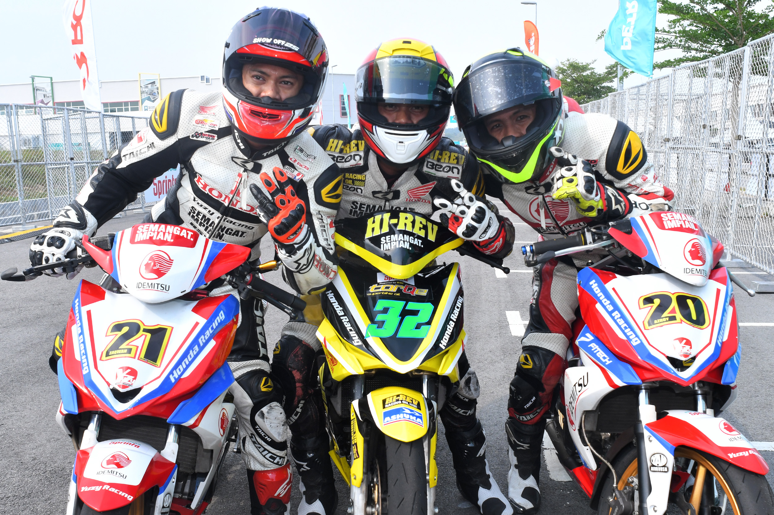 Cub Prix: Azroy hadiahkan kemenangan pertama Honda