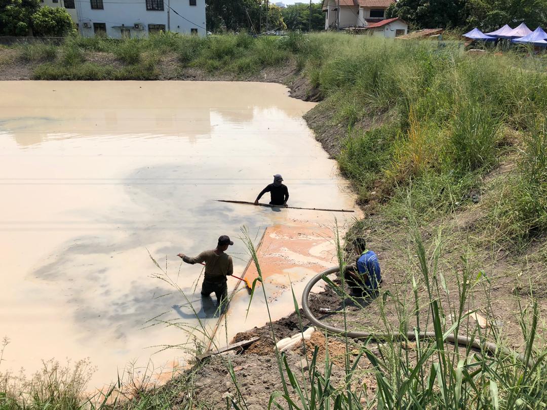 Kes buang sisa industri: Pemandu lori direman esok