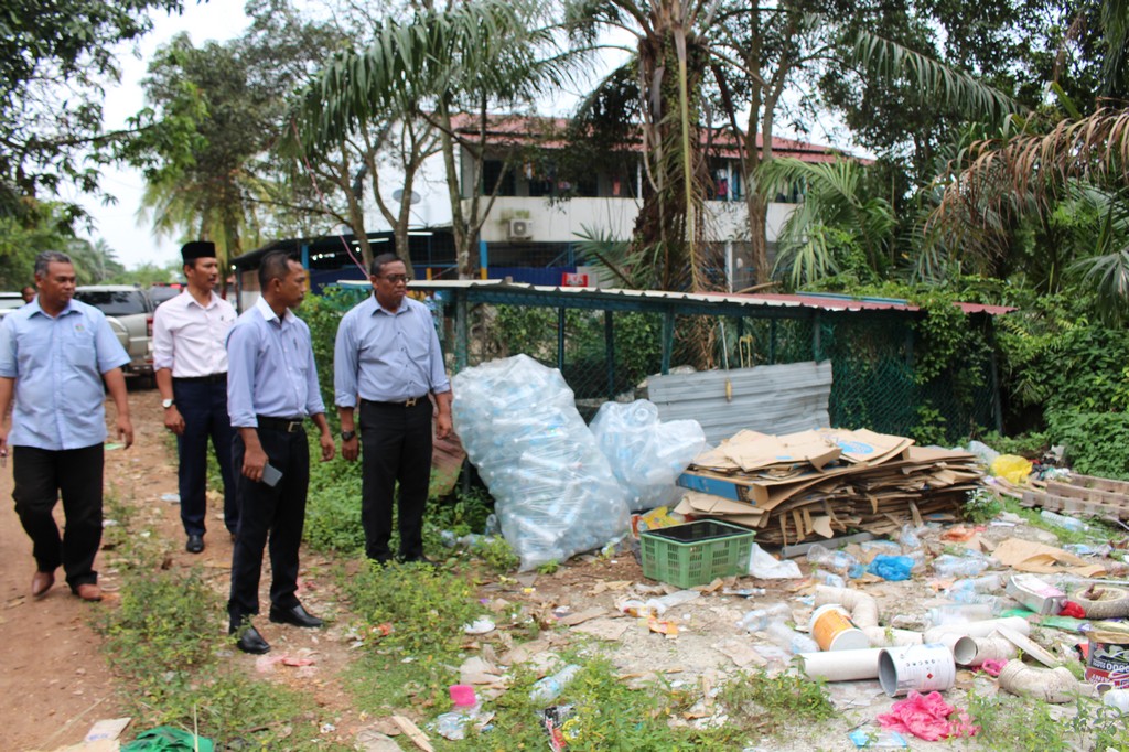 Pemilik tanah lepas tangan, asrama warga asing menjijikkan