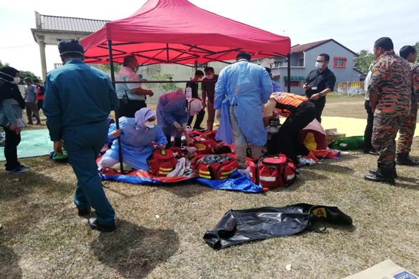 Seorang pelajar pengsan, lima muntah dipercayai terhidu gas kimia