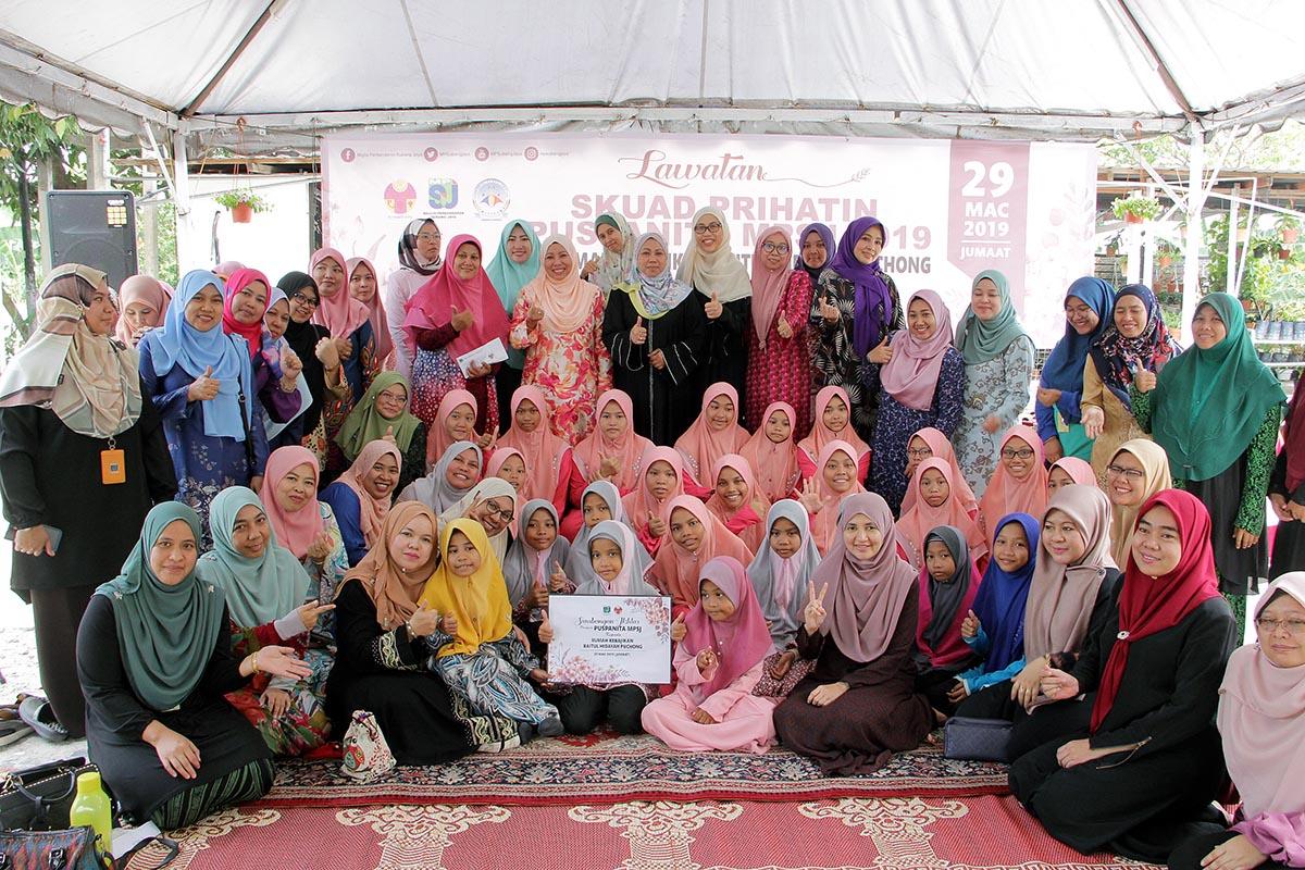 Skuad Prihatin PUSPANITA MPSJ santuni anak yatim